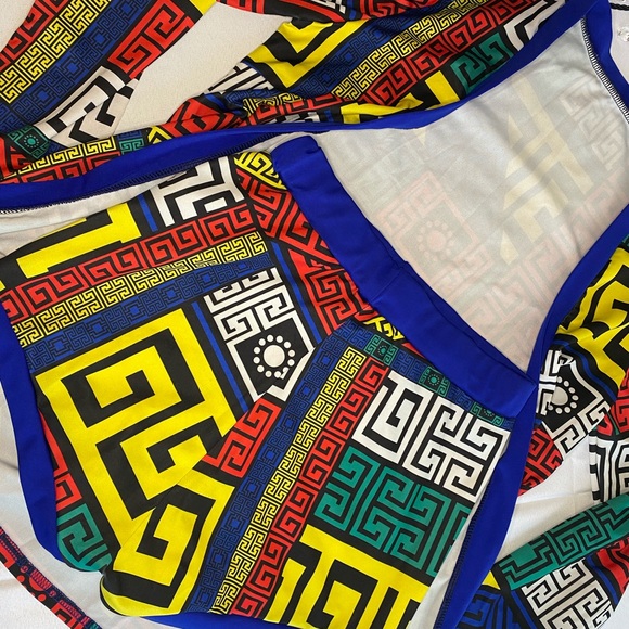 Short Set - Picture 3 of 4